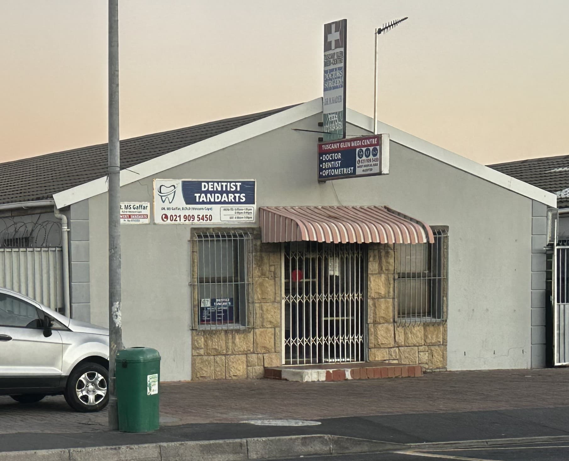 Dentist Tandarts storefront or listing image